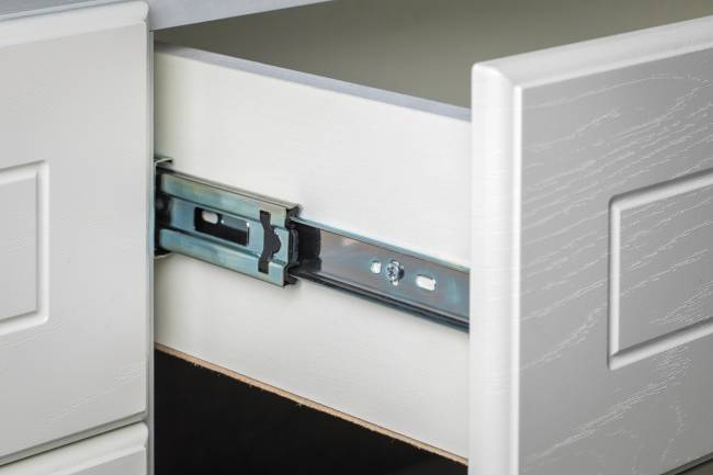 Стол туалетный 12.46 Ливерпуль цвет ясень ваниль/белый