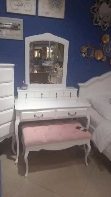 Туалетный стол Малонн Ави Белый