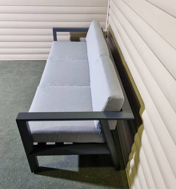 Диван трехместный из алюминия Graphite Диван трехместный из алюминия Graphite