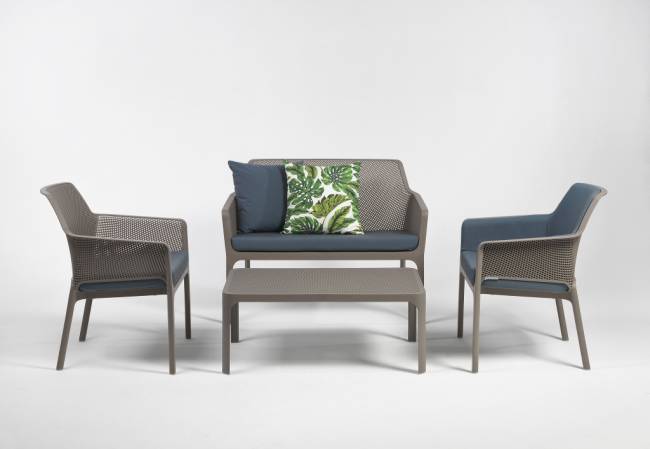 Диван пластиковый Net Bench тортора 1160х700х860 мм Диван пластиковый Net Bench тортора 1160х700х860 мм