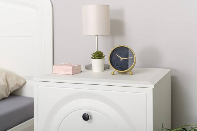 3-х дверный шкаф с кроватью на 1600 Валенсия и двумя тумбочками цвет белый шагрень 3-х дверный шкаф с кроватью на 1600 Валенсия и двумя тумбочками цвет белый шагрень