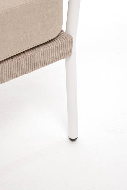 "Диего" диван 2-местный плетеный из роупа, каркас алюминий белый муар, роуп бежевый круглый, ткань бежевая 052 "Диего" диван 2-местный плетеный из роупа, каркас алюминий белый муар, роуп бежевый круглый, ткань бежевая 052