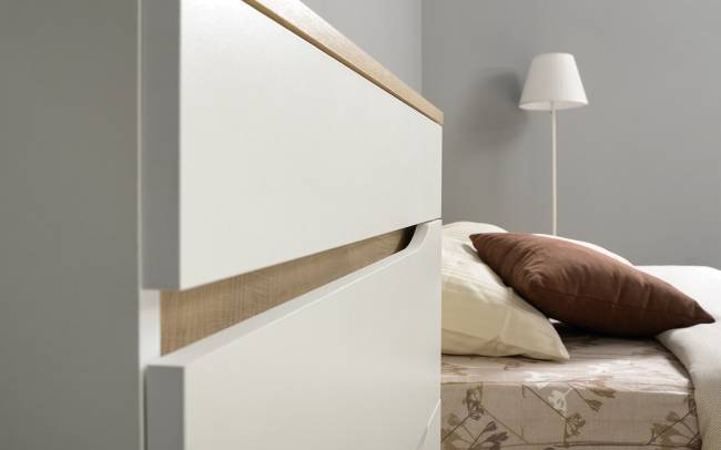 Комод четыре ящика Муссон и кровать со спальным местом 1600х200 цвет белый/дуб эндгрейн элегантный Комод четыре ящика Муссон и кровать со спальным местом 1600х200 цвет белый/дуб эндгрейн элегантный